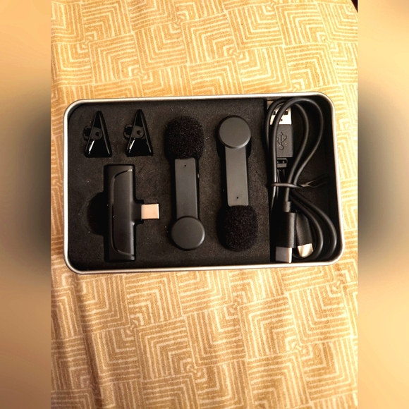 2 Pack Lavalier Microphone USB C Wireless - Picture 2 of 6